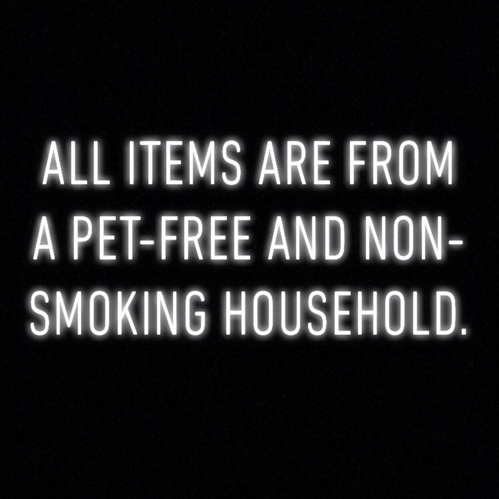 Pet free/smoke free